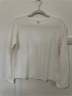 Uniqlo Women's Cream Crewneck Sweater